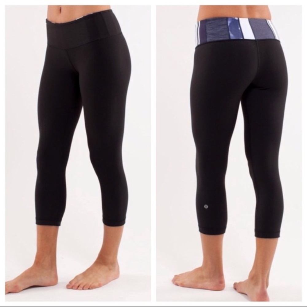 Reversable Lululemon cropped black leggings Size 2